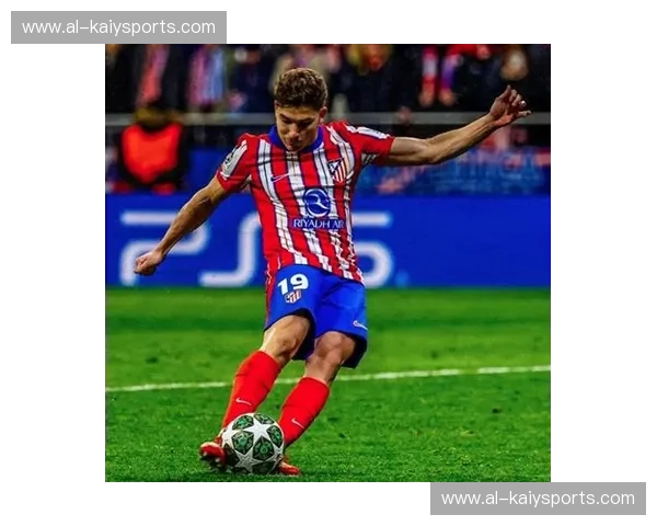 欧冠VAR:公平与戏剧性的全新交响 欧冠VAR:公平与戏剧性的全新交响